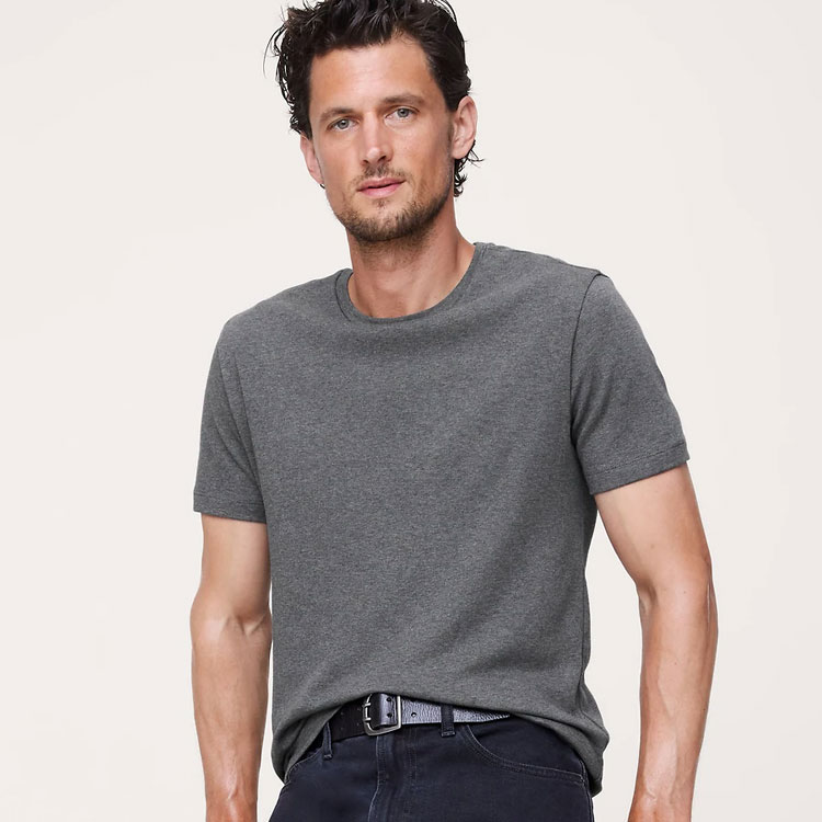 BANANA REPUBLIC�i�o�i�i�E���p�u���b�N�j�̃V���b�v�j���[�X�u�yBANANA REPUBLIC MEN'S�z�V�[����I�΂Ȃ��B���񂵎��݂ȃV���v��T�V���c�v