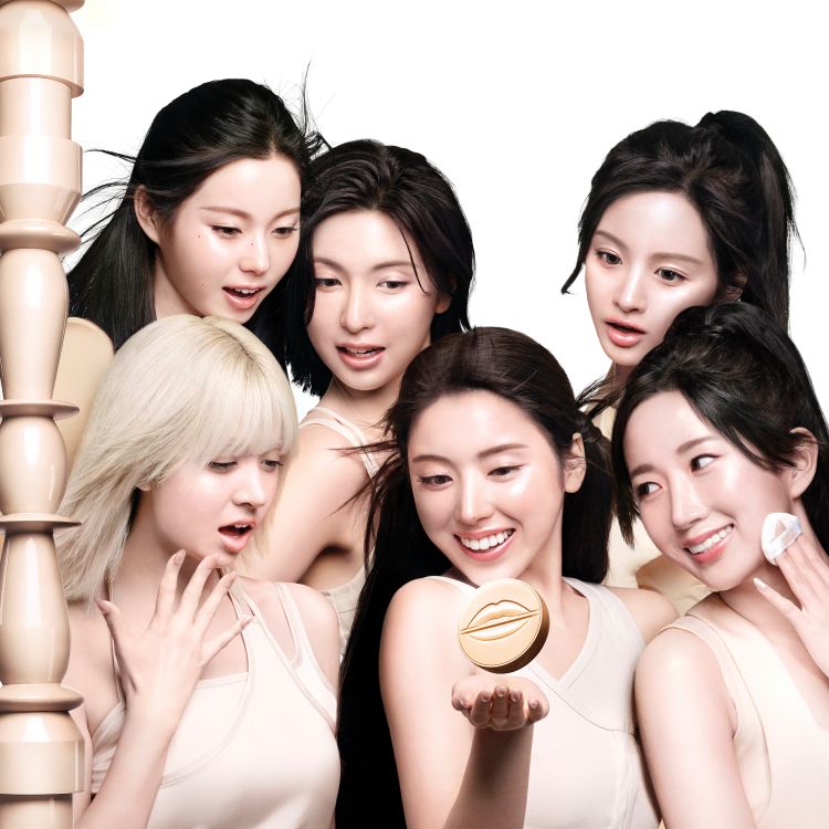 MAKE UP FOR EVER�i���C�N�A�b�v�t�H�[�G�o�[�j�̃V���b�v�j���[�X�u KPOP�A�C�h���̂悤�ȃc������ !�V��t�@���f�Ŋ����鐅�����v
