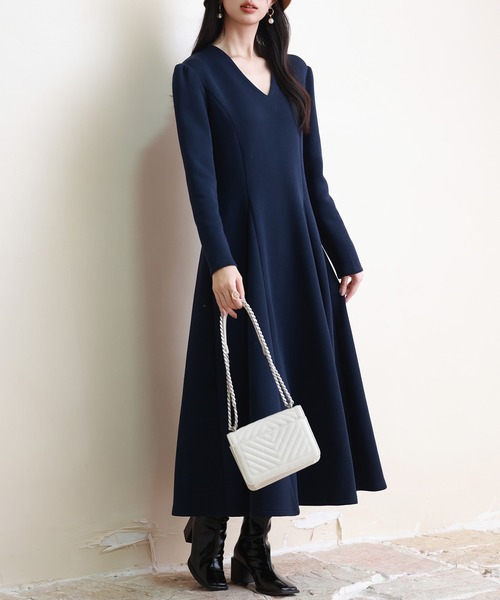 大人気】ポンチ素材Vネックゴアードワンピース（ワンピース）｜SAISON