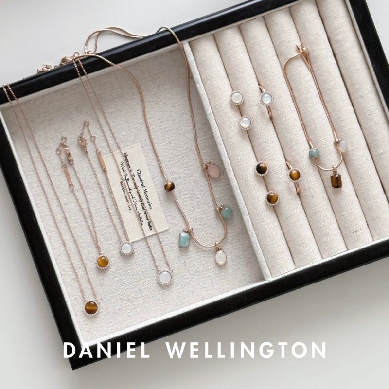 Daniel Wellington�i�_�j�G�� �E�F�����g���j�̃V���b�v�j���[�X�u�t���ʂ�A���������̋P���BCHARM MONTH �J�ÁI�v