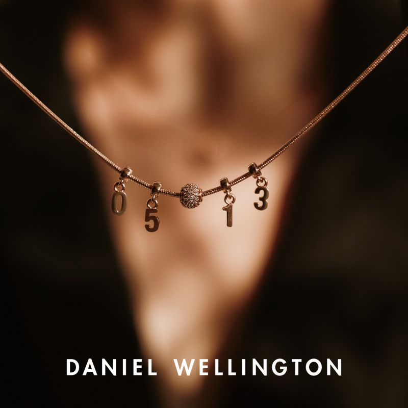 Daniel Wellington�i�_�j�G�� �E�F�����g���j�̃V���b�v�j���[�X�u�t���ɋP���A�I���W�i���`���[���B30% OFF �L�����y�[���v