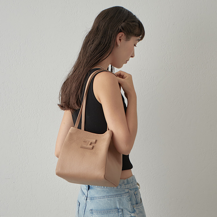 IACUCCI|イアクッチのトピックス「<PICK UP>キャメルカラーに IACUCCI|イアクッチのトピックス「<PICK UP>キャメルカラーに