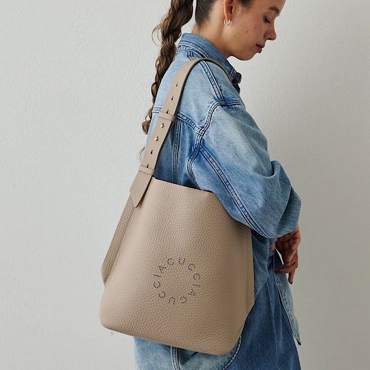 IACUCCI イアクッチ トートバッグ ベージュ