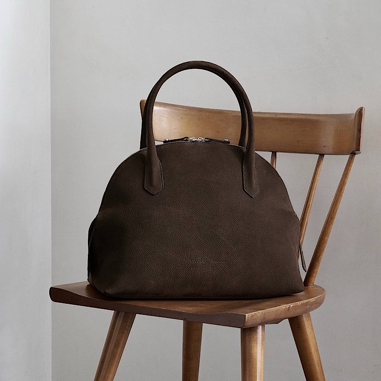 IACUCCI�i�C�A�N�b�`�j�̃V���b�v�j���[�X�u�sIACUCCI�t���G�̃f�B���N�^�[�C�`�����I�V�V���[�Y�hANGOLO�i�A���S���j�h�v