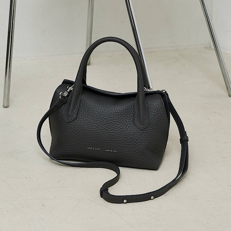 IACUCCI�i�C�A�N�b�`�j�̃V���b�v�j���[�X�u�sIACUCCI�t�d���o�b�O���A�~�j�}���ɁB�K�v�Ȃ��̂������X�}�[�g�ɁB�v