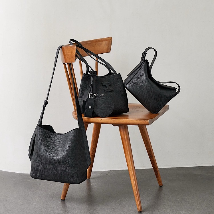 IACUCCI�i�C�A�N�b�`�j�̃V���b�v�j���[�X�u�sIACUCCI�t��������A�u���b�N�B�b�g���₷����ԃo�b�O�v