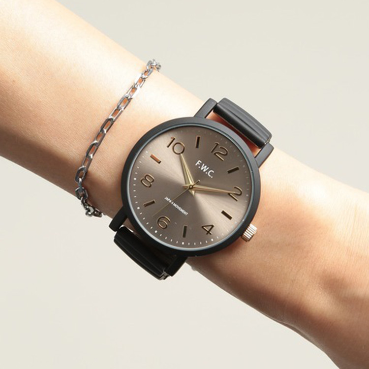 SETUP7�i�Z�b�g�A�b�v�Z�u���j�̃V���b�v�j���[�X�u�ǂ�ȃX�^�C���ɂ����Y���A���j�Z�b�N�X�f�U�C���̘r���v�v