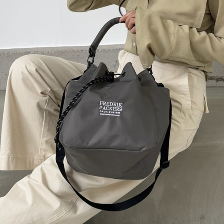 SETUP7�i�Z�b�g�A�b�v�Z�u���j�̃V���b�v�j���[�X�u�O�o���A�N�e�B�u�Ɋy���ށIFREDRIK PACKERS�V�����_�[�o�b�O�v