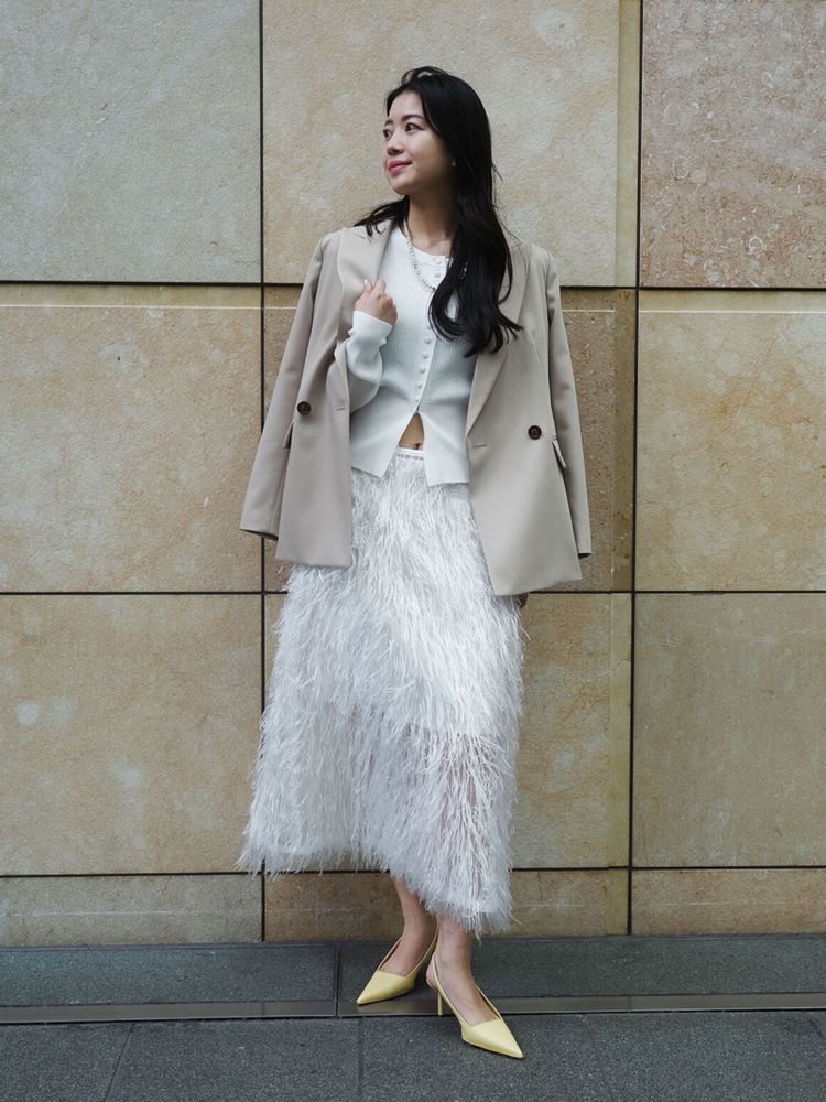 ESTNATION�i�G�X�g�l�[�V�����j�̃V���b�v�j���[�X�u�yESTNATION WOMEN'S�z�X�^�C���̕����L����W���P�b�g�̒����Ȃ����A�X�^�b�t������Ă��܂��B�v