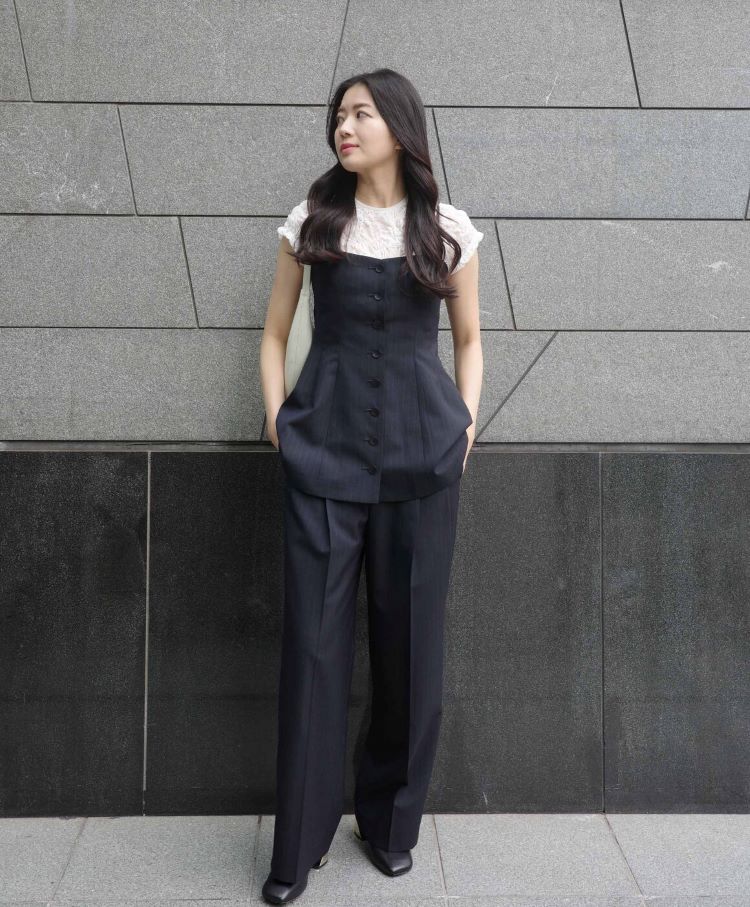 ESTNATION�i�G�X�g�l�[�V�����j�̃V���b�v�j���[�X�u�yESTNATION WOMEN'S�z�\�z�I�ȃr�X�`�F�ɑ@�ׂȃV�A�[���d�ˁA�����炵���ƃ��[�h���𗼗��B�v