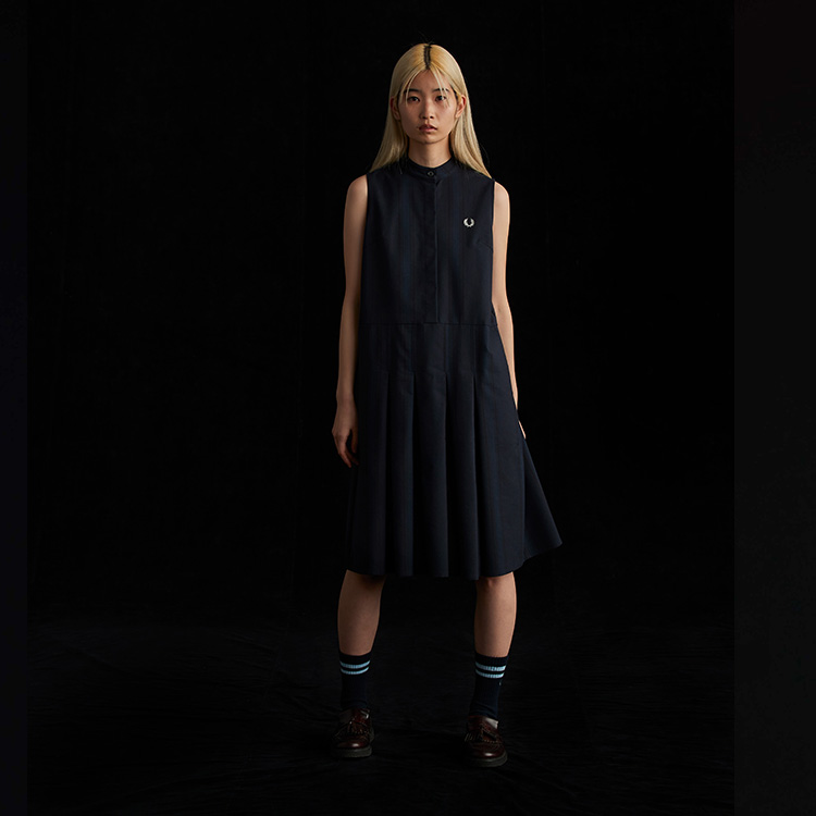 純正販売済み フレッドペリー 黒のワンピース ロングワンピース