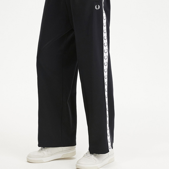 FRED PERRY�i�t���b�h�y���[�j�̃V���b�v�j���[�X�u�l�C�}�㏸���I�g���b�N�p���c���W�v