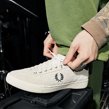 FRED PERRY�i�t���b�h�y���[�j�̃V���b�v�j���[�X�u�ySALE�z�l�C�X�j�[�J�[���Z�[�����i�ŁI�v