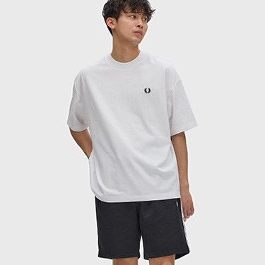 FRED PERRY�i�t���b�h�y���[�j�̃V���b�v�j���[�X�u���G��q�b�g�̃I�[�o�[�T�C�YT�V���c�Ȃ�FRED PERRY�̃J�b�g�\�[�v