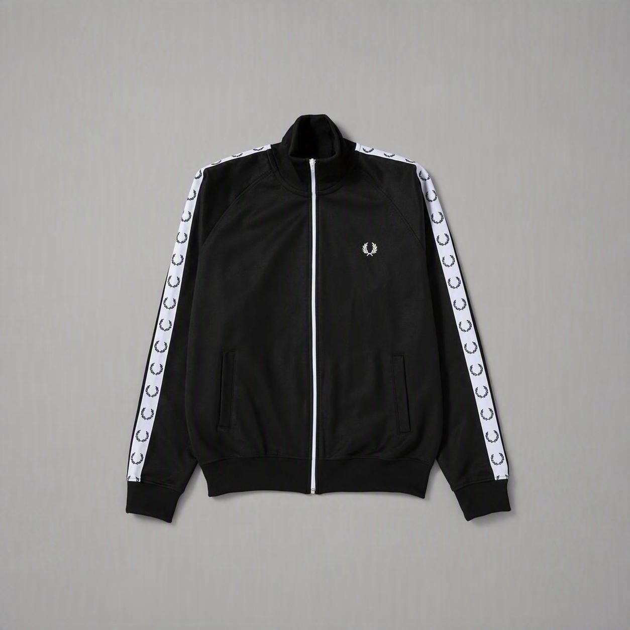 FRED PERRY�i�t���b�h�y���[�j�̃V���b�v�j���[�X�u�yFRED PERRY�z�l�C�A�C�e�������L���O�^2026.9.7-13�v