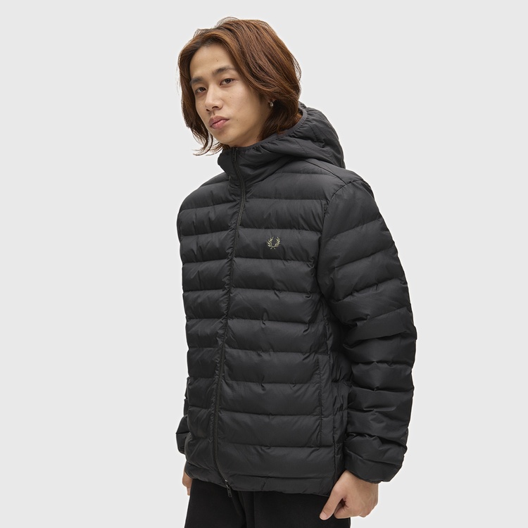 FRED PERRY�i�t���b�h�y���[�j�̃V���b�v�j���[�X�u�y���ʌ���z���N�l�C�̒��ȃW���P�b�g�̃x�[�V�b�N�J���[��ZOZO����Ŕ̔��J�n�I�v