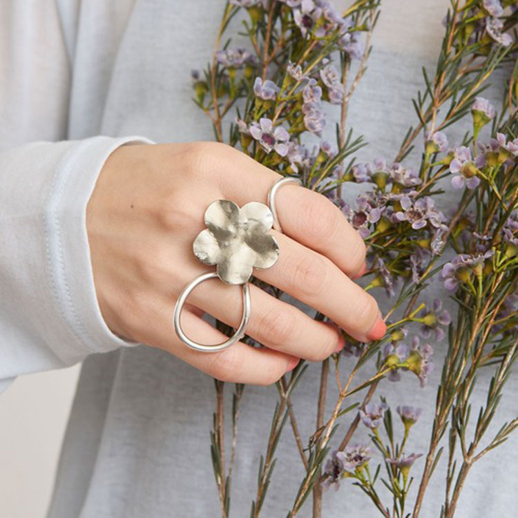 l'atelier du savon�i�A�g���G�@�h�D�@�T�{���j�̃V���b�v�j���[�X�uSpring Edit�v