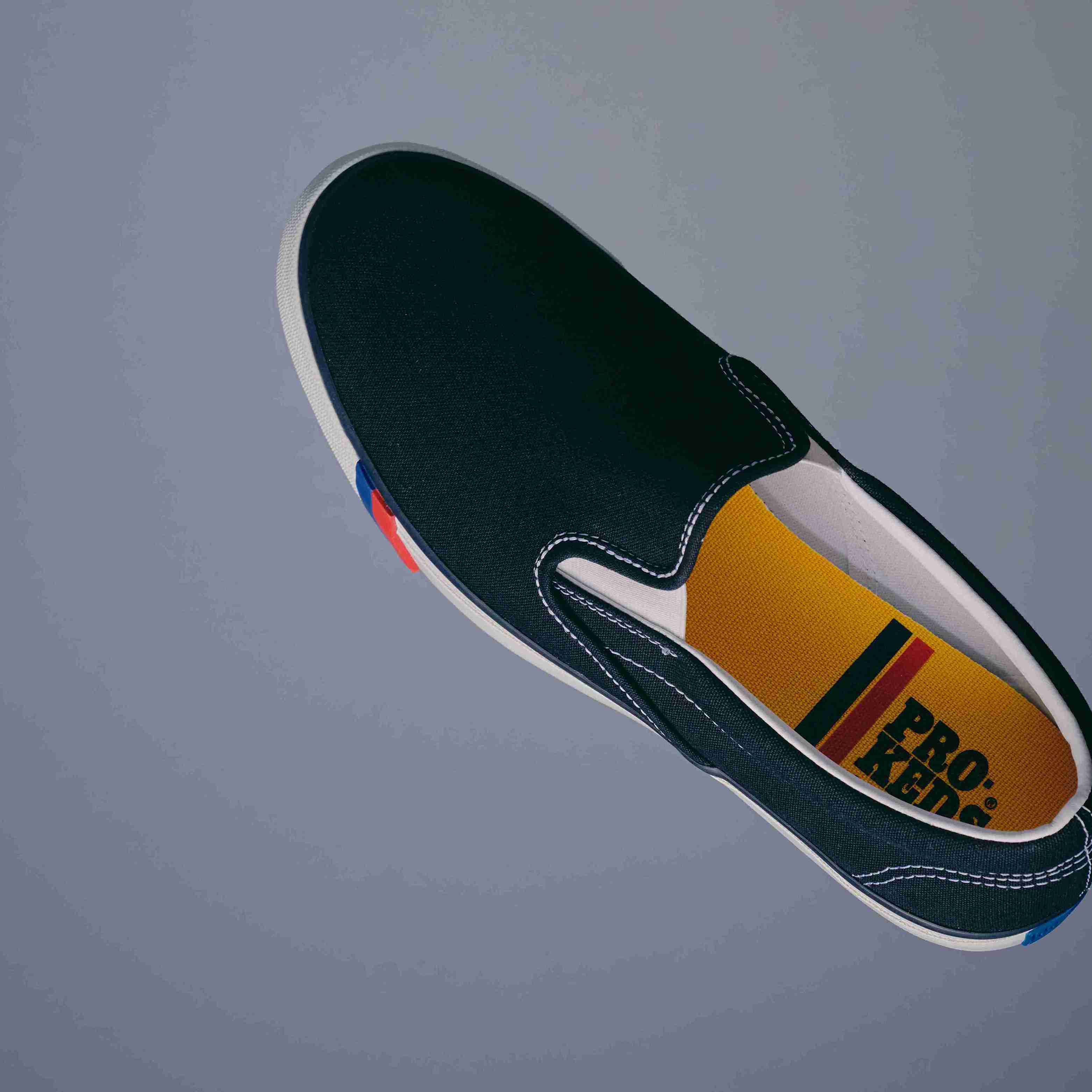 BMS�i�r�[�G���G�X�j�̃V���b�v�j���[�X�u�yPRO-Keds�z�~�j�}���Ŏg����ꑫ�B���SLIP-ON�v