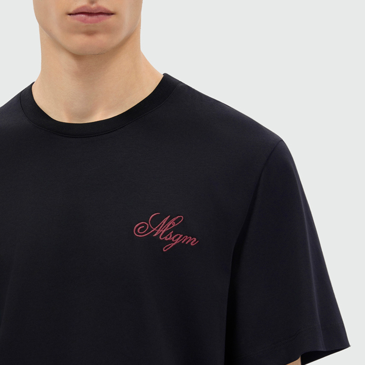 MSGM�i�G���G�X�W�[�G���j�̃V���b�v�j���[�X�u�yMSGM�z�X�g���[�g���������܂��B���S�������A���m�g�[���̒m���v