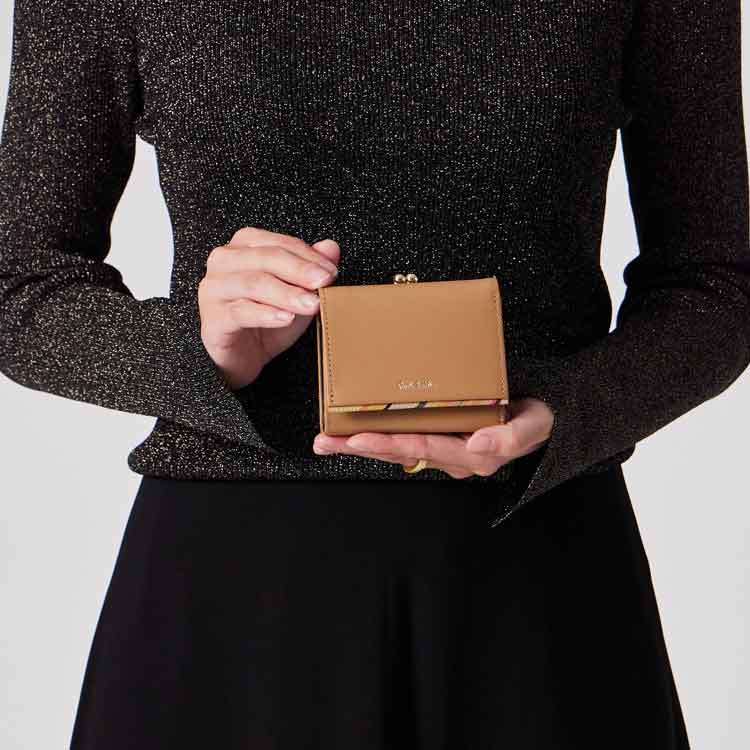 Paul Smith�i�|�[���E�X�~�X�j�̃V���b�v�j���[�X�u�yNew�X���[���g�����z�V���[�Y�v