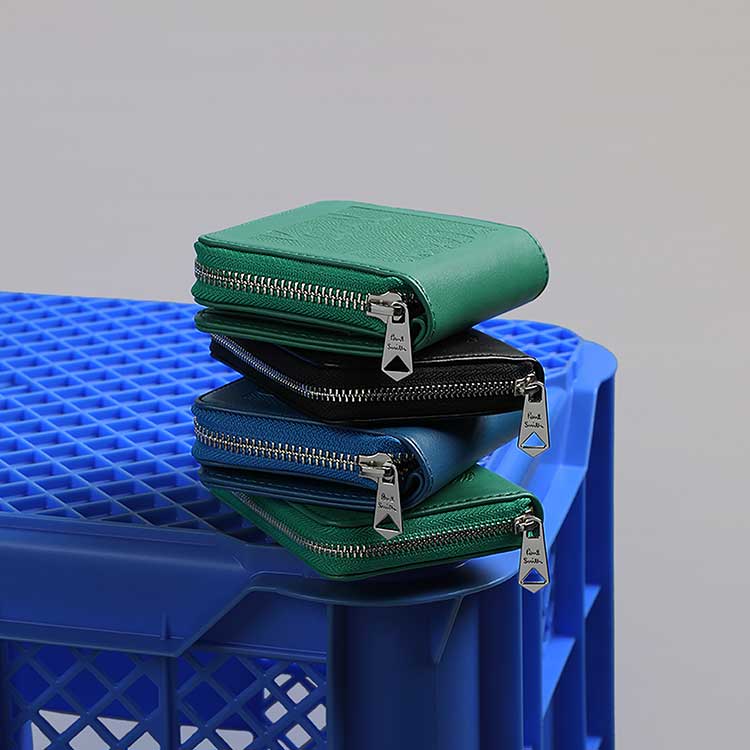 Paul Smith�i�|�[���E�X�~�X�j�̃V���b�v�j���[�X�u���S�̑��݊����ۗ��A�V�샌�U�[�O�b�Y�v