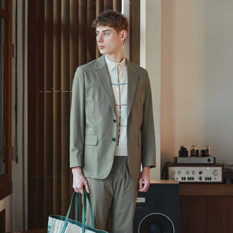 Paul Smith�i�|�[���E�X�~�X�j�̃V���b�v�j���[�X�u�y�₩�ɓZ���A�t�̃Z�b�g�A�b�v�v