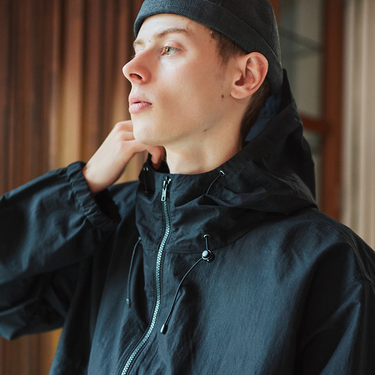 Paul Smith�i�|�[���E�X�~�X�j�̃V���b�v�j���[�X�u�V�����G�߂̑��_�ɁB�S���A�t�̌y���A�E�^�[�Z���N�V���� �v