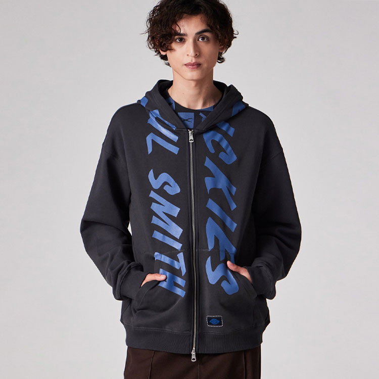 Paul Smith�i�|�[���E�X�~�X�j�̃V���b�v�j���[�X�u�H�̃��[�h���[�u�ɉ��������A�X�E�F�b�g���j�b�g�v