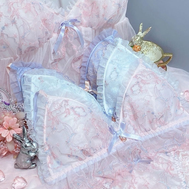 Risa Magli�i���T�}���j�̃V���b�v�j���[�X�u�������l�܂肷���Ă��閲�̂悤�ȁu�A���g�[�j�A�v�v