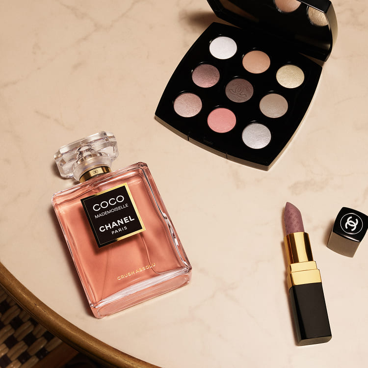 CHANEL�i�V���l���j�̃V���b�v�j���[�X�u�R�R �}�h���A�[�� ���[�N�A�b�v �R���N�V�����v