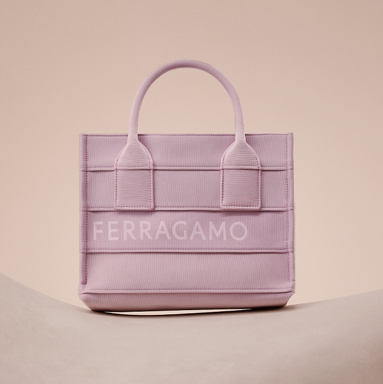 FERRAGAMO｜フェラガモのトピックス「FERRAGAMO 新作のビーチウェア