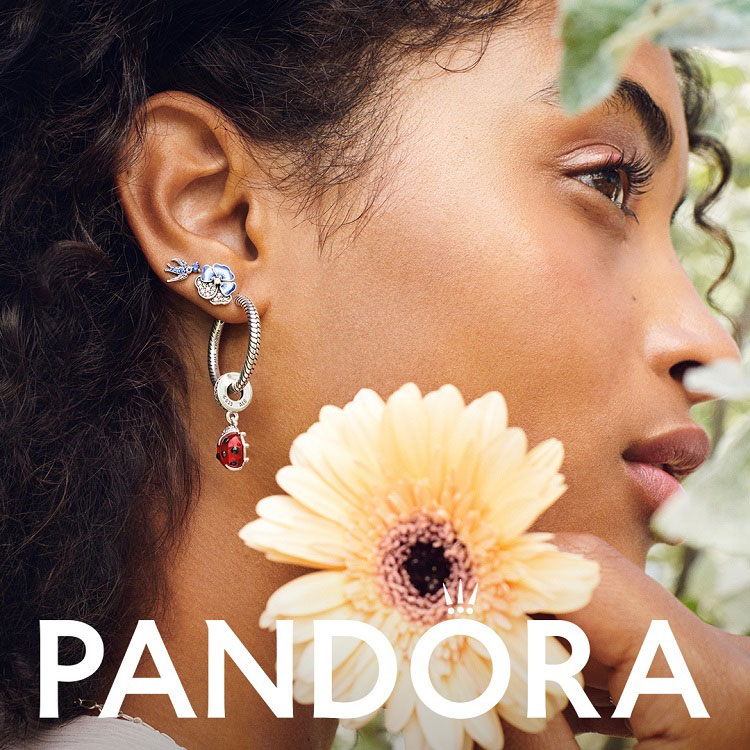 Pandora｜パンドラのトピックス「チャームを付け替えてカスタマイズ