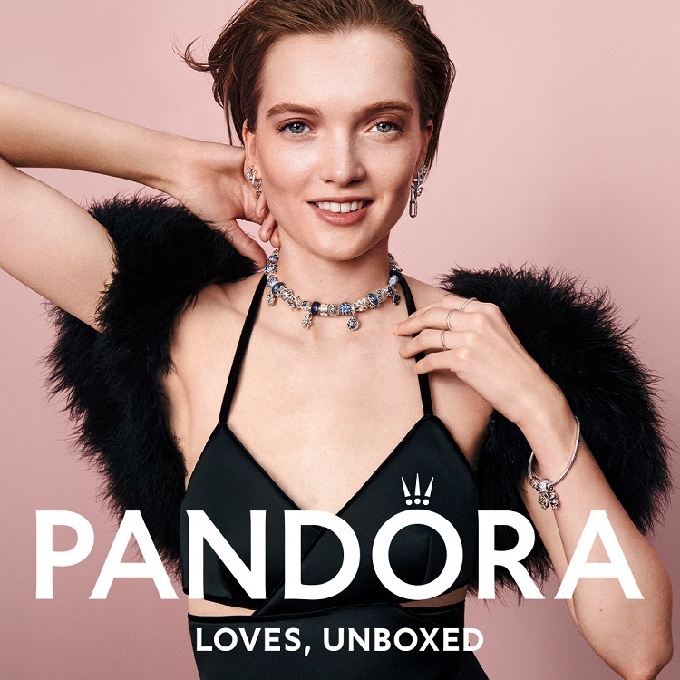 PANDORAネックレスとピアス