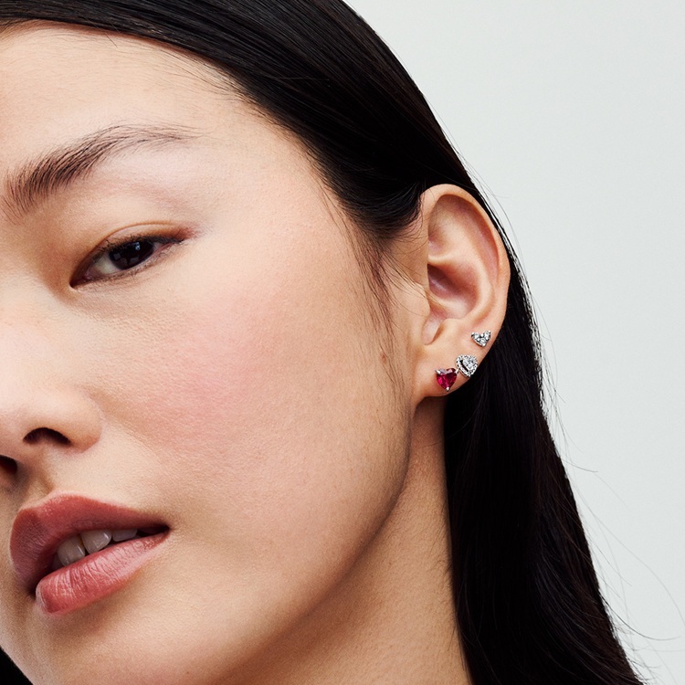 PANDORA ダブルハートスパークリングスタッドピアス Double Heart Sparkling Stud Earrings