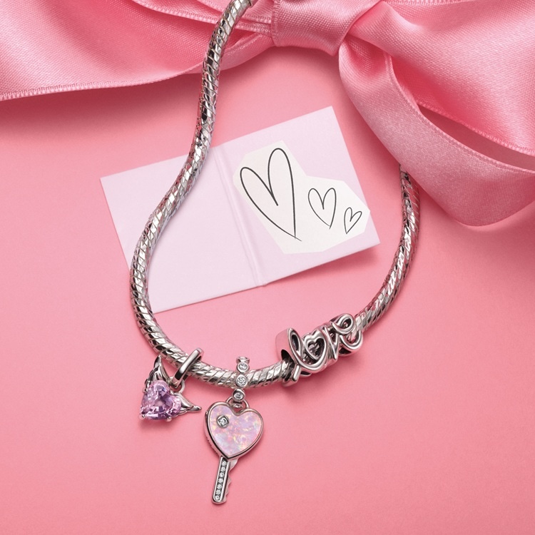 Pandora シルバー ピンク チャーム ブレスレット Pandora｜パンドラのトピックス「おすすめチャーム&ブレスレット