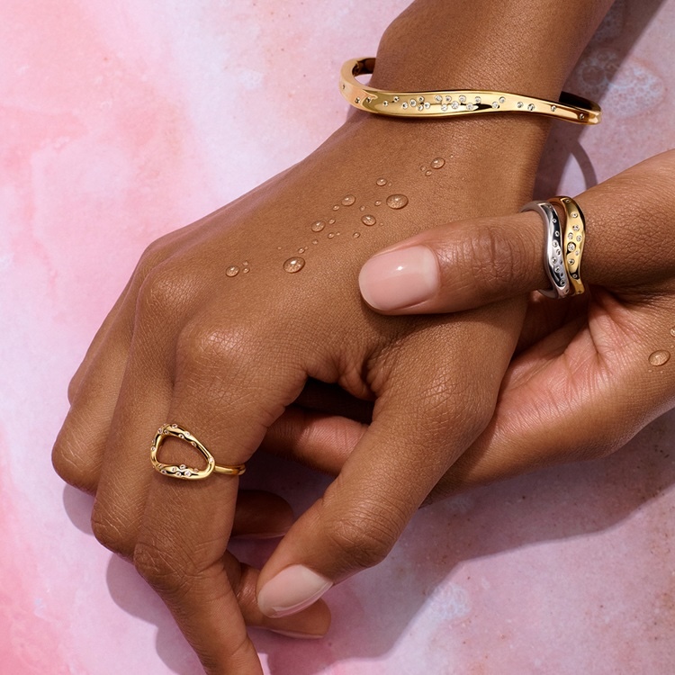 Pandora�i�p���h���j�̃V���b�v�j���[�X�uESSENCE�R���N�V�����yPandora�z�v