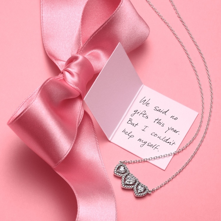 Pandora�i�p���h���j�̃V���b�v�j���[�X�u�������߂̃n�[�g���`�[�t�yPandora�z�v