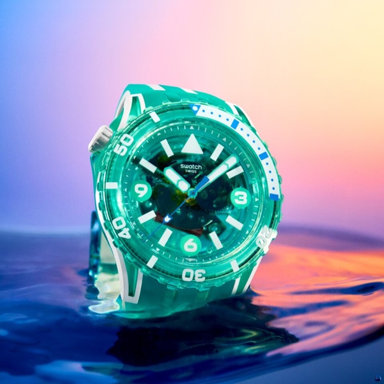 SWATCH�i�X�E�H�b�`�j�̃V���b�v�j���[�X�u�V�ѐS���ӂ��Swatch SCUBAQUA�R���N�V�����ōĂё傫�ȁg�g�h���N�����܂��B�v