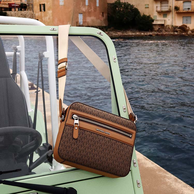 セール】COOPER エンボスロゴ ペブルレザー クロスボディ（ショルダー