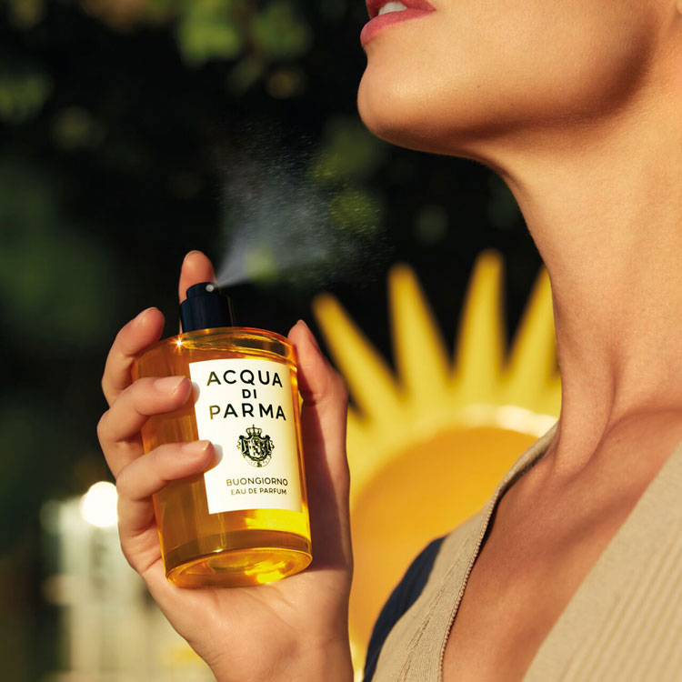 ACQUA DI PARMA�i�A�N�A �f�B �p���}�j�̃V���b�v�j���[�X�u�C���܂Ń��t���b�V���A�u�������ӂ�鍁����W�v