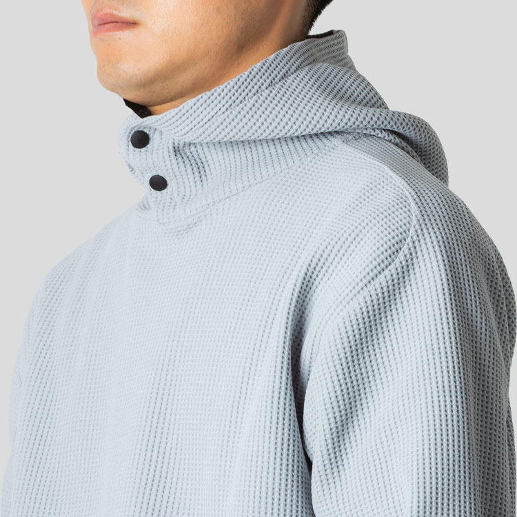 narifuri�i�i���t���j�̃V���b�v�j���[�X�u�t�A�E�^�[�̒��ɒ������g�b�v�X�v