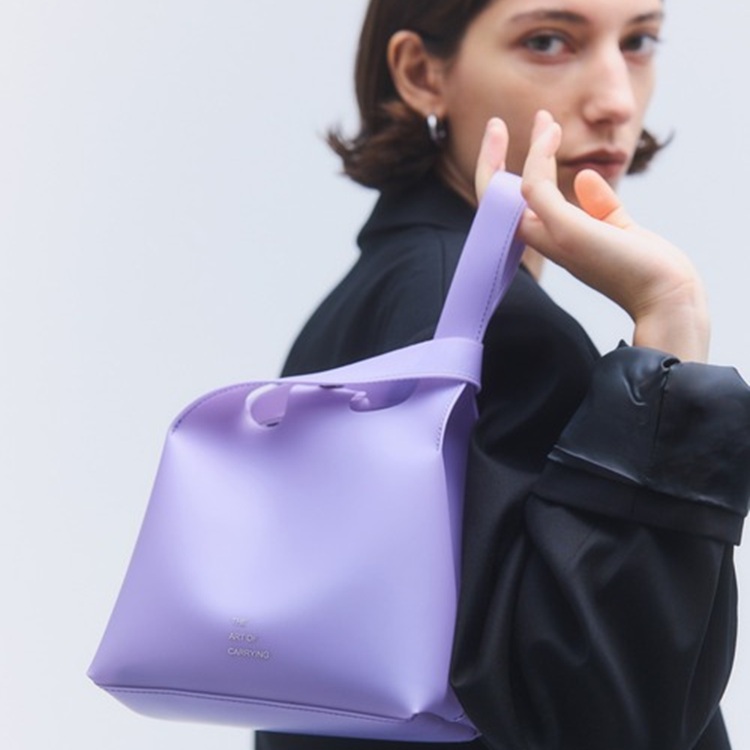 Cassette Chart�i�J�Z�b�g�`���[�g�j�̃V���b�v�j���[�X�u�yTHE ART OF CARRYING �z�V�����G�߂̑��_�ɒ��ڂ̃o�b�O�u�����h�v