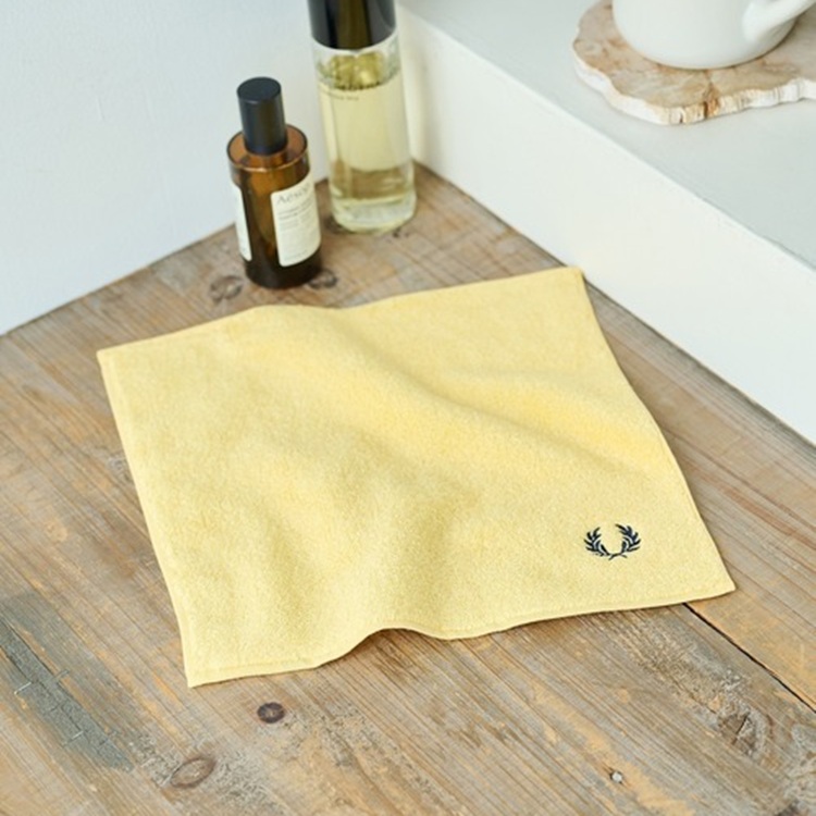 Cassette Chart�i�J�Z�b�g�`���[�g�j�̃V���b�v�j���[�X�u�C�G���[�����Ŋ����t�t�@�b�V�����v