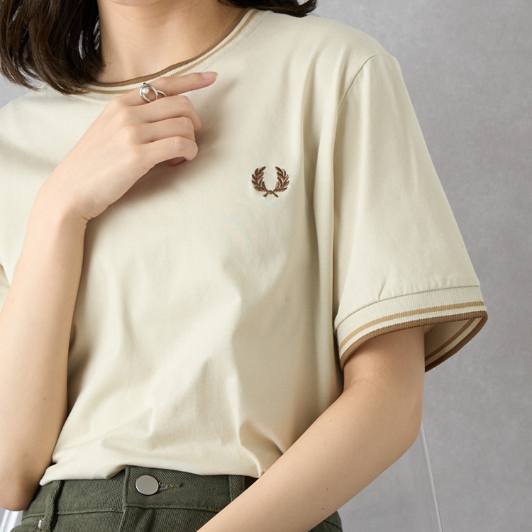Cassette Chart�i�J�Z�b�g�`���[�g�j�̃V���b�v�j���[�X�u����鑊�_FRED PERRY�l�C�̔錍�v