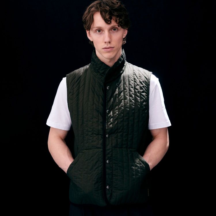 Lavenham�i���x���n���j�̃V���b�v�j���[�X�uLAVENHAM�b26SS Black Edition High Neck Gilet Mens�v