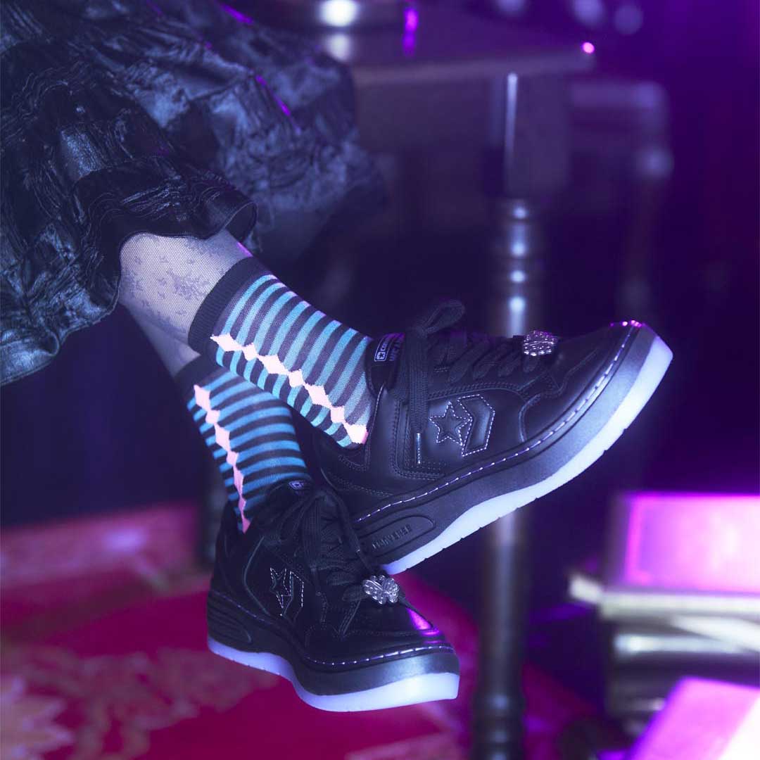 ANNA SUI�i�A�i �X�C�j�̃V���b�v�j���[�X�u�y�R���{���i�������zCONVERSE�bANNA SUI �v