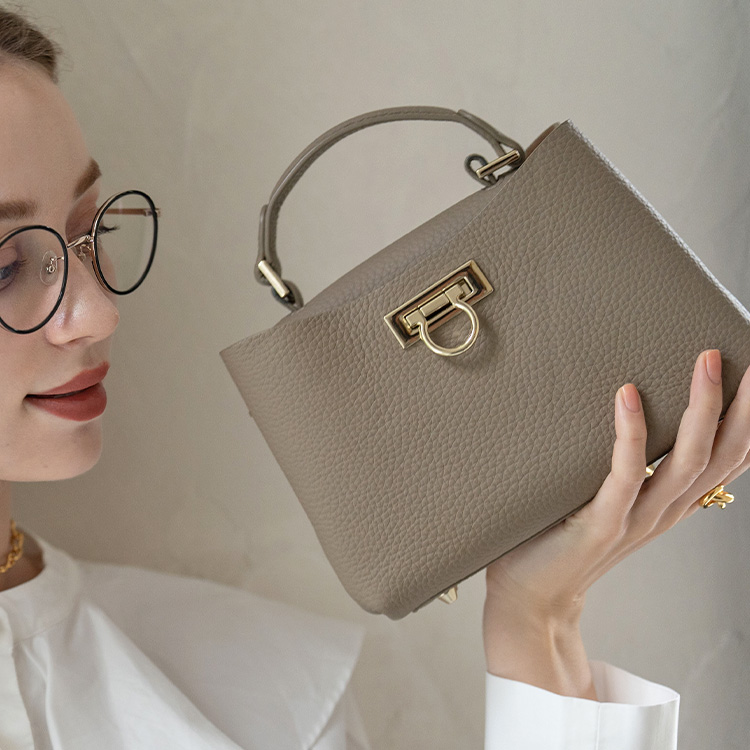 HAYNI�i�w�C�j�j�̃V���b�v�j���[�X�u�yHAYNI (�w�C�j)�z�z���C�g�f�[�ɑ���B�㎿�Ȗ{�v�o�b�O�B�v