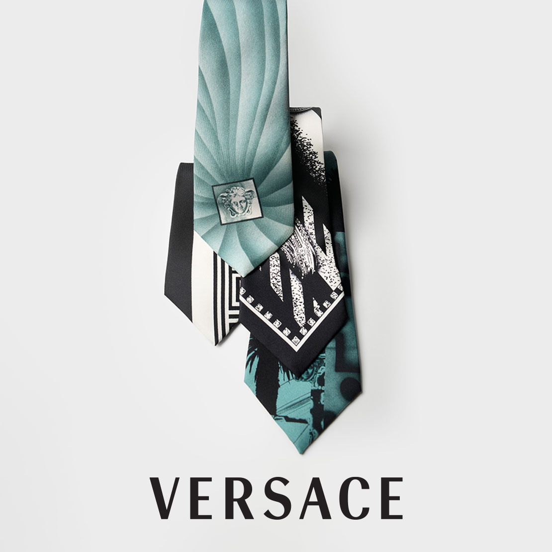 エナメル メドゥーサ リング（リング）｜VERSACE（ヴェルサーチ）の