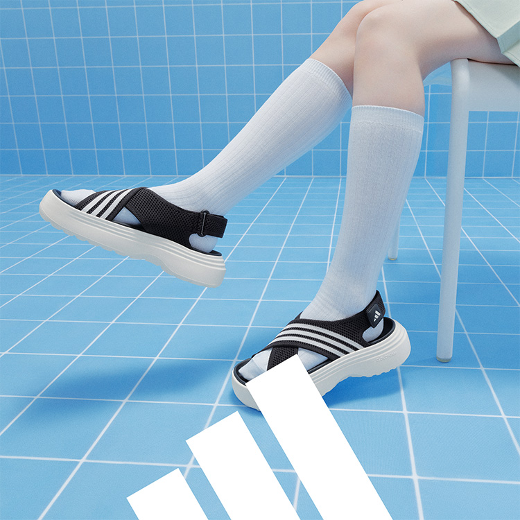 adidas�i�A�f�B�_�X�j�̃V���b�v�j���[�X�u�y�A�f�B�_�X�����z�A�f�B�_�X �T���_�����W�v