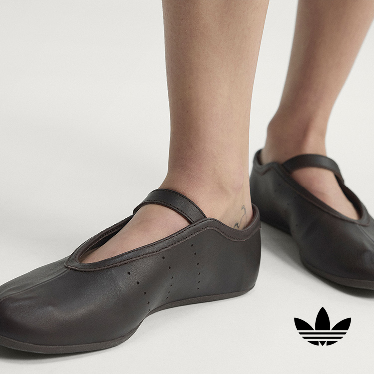 adidas�i�A�f�B�_�X�j�̃V���b�v�j���[�X�u�y�A�f�B�_�X�����z�o���G�V���[�Y���W�v